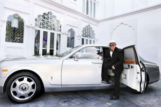 Chiếc&nbsp;Rolls-Royce Phantom huyền thoại của doanh nh&acirc;n Khải Silk đang được rao b&aacute;n với gi&aacute; 9 tỷ đồng.