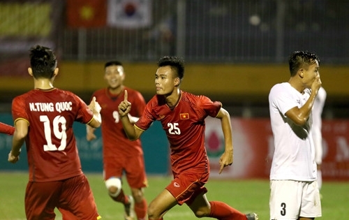 Sau cúp vàng AFF, bóng đá Việt Nam tiếp tục vô địch