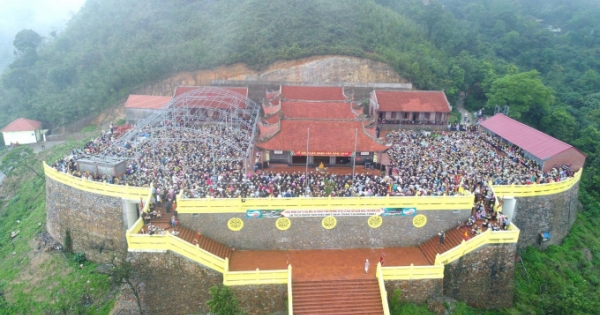 Hơn 2.000 phật tử dâng hương tưởng nhớ Phật hoàng Trần Nhân Tông tại am Ngọa Vân