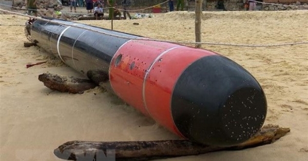 Ngư dân phát hiện vật thể nghi là ngư lôi tại vùng biển Phú Yên