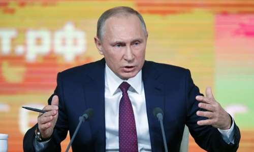 Tổng thống Nga Putin trong cuộc họp b&aacute;o thường ni&ecirc;n cuối năm ngo&aacute;i. Ảnh:&nbsp;AFP.
