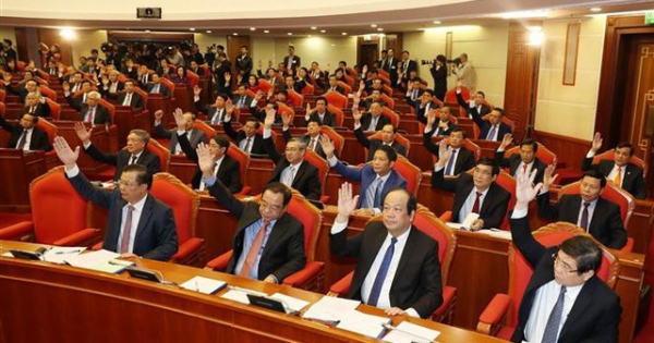 Bộ Chính trị giới thiệu hơn 200 nhân sự để Trung ương cho ý kiến