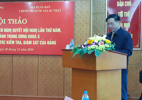 &Ocirc;ng T&ocirc; Quang Thu, Ph&oacute; Chủ nhiệm Ủy ban Kiểm tra ph&aacute;t biểu tại hội nghị.