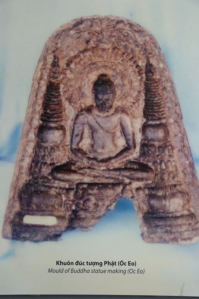 Khu&ocirc;n đ&uacute;c tượng Phật được khai quật ở Ba Th&ecirc;.