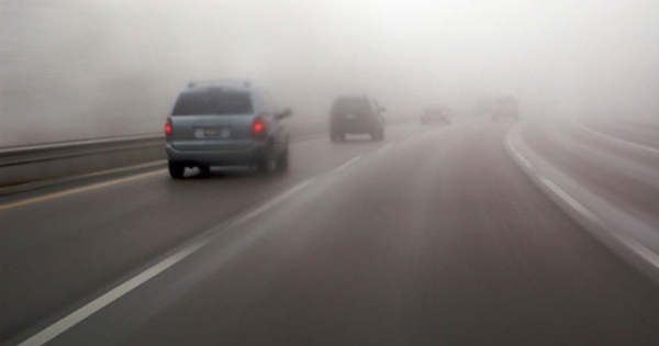 Những điều phải nhớ khi lái xe ô tô ngày giá rét, sương mù