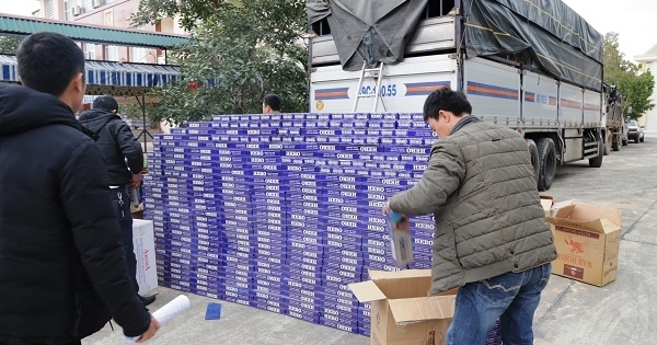 Kiểm tra xe tải phát hiện 10.000 bao thuốc lá lậu mang nhãn hiệu HERO