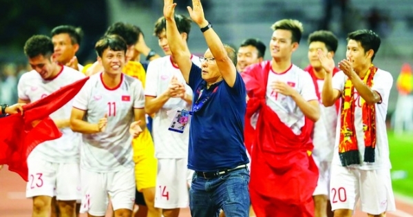 HLV Park muốn gắn bó lâu dài với bóng đá Việt Nam