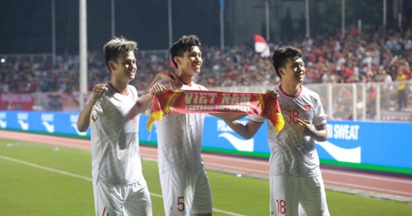 Báo Trung Quốc kêu gọi học hỏi bóng đá Việt Nam