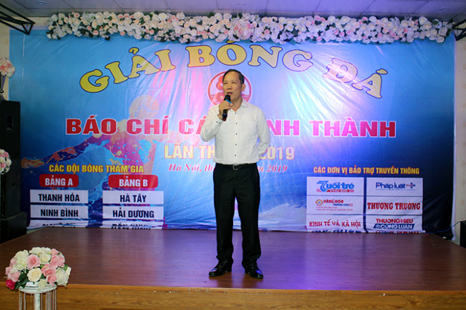 Ông Nguyễn Quang Hải – TBT Tạp chí Dân tộc, Chủ tịch CLB Báo chí đồng hương Bắc Giang, Trưởng ban tổ chức giải phát biểu tại lễ bế mạc.