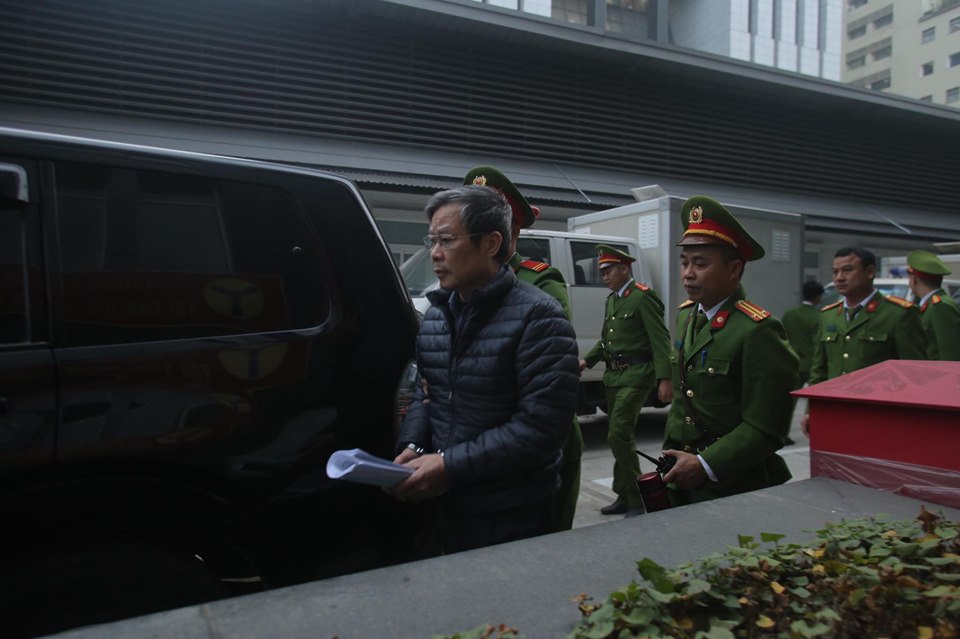 Hình ảnh tiều tuỵ của cựu Bộ trưởng Nguyễn Bắc Son.