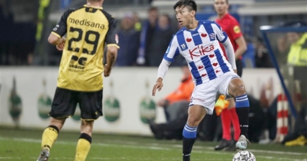 HLV SC Heerenveen khen ngợi, đồng đội chỉ điểm yếu của Đoàn Văn Hậu