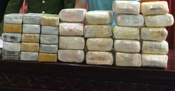 Hai đối tượng bị vây bắt cùng 18kg ma túy đá và 30 bánh Heroin