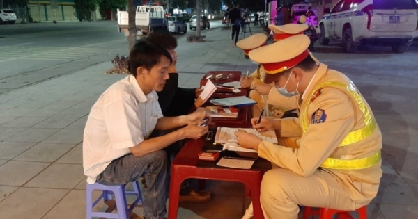 Quảng Ninh: Theo chân CSGT đi xử lý “ma men” tham gia giao thông