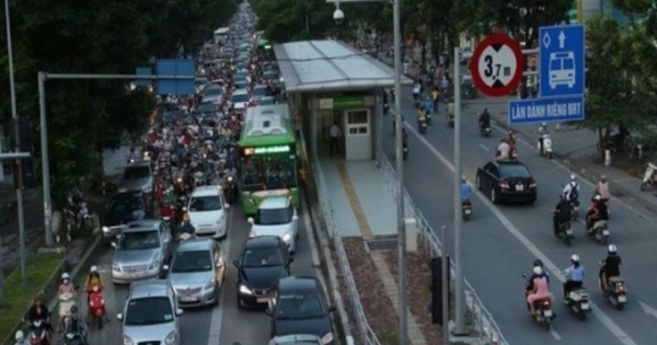 Phát triển thêm xe buýt nhanh (BRT) ở Hà Nội: Tránh lặp lại thất bại