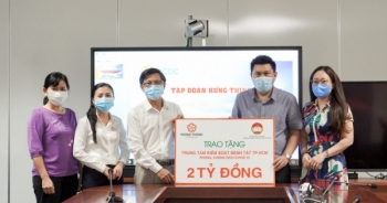Tập đoàn Hưng Thịnh trao tặng 2 tỷ đồng cho Trung tâm Kiểm soát bệnh tật TP HCM hỗ trợ công tác phòng, chống dịch Covid-19