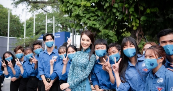 Á hậu Thụy Vân: "Nhiều người hỏi tôi về nhan sắc Hoa hậu Đỗ Thị Hà"