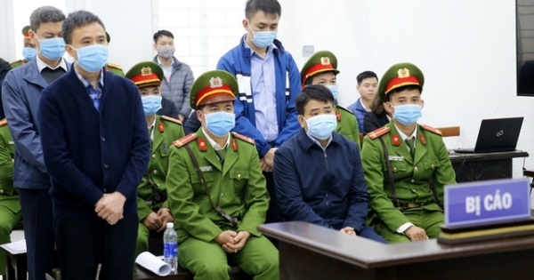 Chủ tọa phiên tòa nói về việc bắt tay bị cáo Nguyễn Đức Chung sau tuyên án!