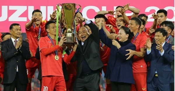 Hình ảnh không quên: ĐT Việt Nam vô địch AFF Cup 2 năm trước
