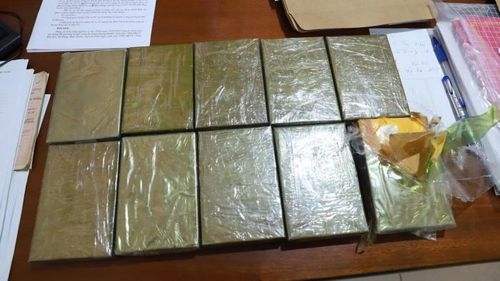 Đắk Nông: Bắt vụ mua bán ma túy lớn, thu giữ 10 bánh heroin