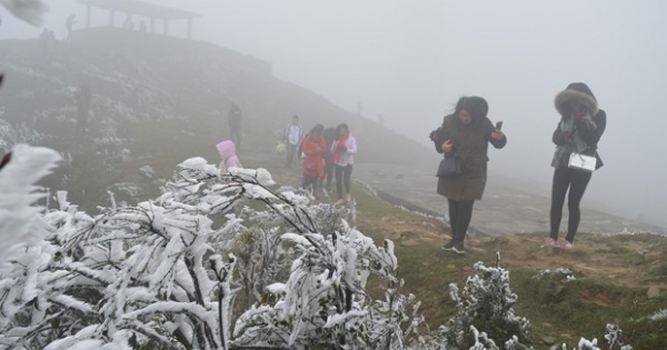 Thông tin đỉnh núi Mẫu Sơn xuất hiện băng, tuyết là chưa chính xác