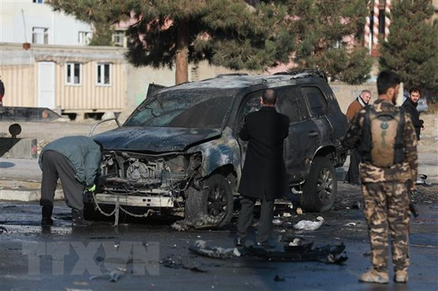 Lực lượng an ninh điều tra tại hiện trường một vụ đánh bom ở Kabul, Afghanistan. (Nguồn: THX/TTXVN)