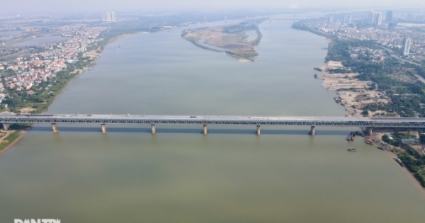 Những hình ảnh mới nhất của "đại công trường" sửa chữa mặt cầu Thăng Long