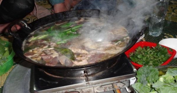 Thắng cố Sapa, món ăn “bốc mùi” dễ gây nghiền của người H’Mông