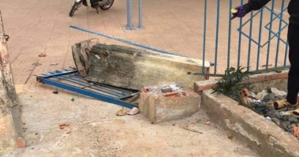 Cổng trường bất ngờ đổ sập, đè 1 học sinh tử vong ở Đắk Nông