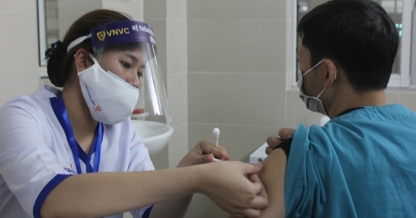 Việt Nam đã tiêm gần 130 triệu liều vaccine phòng COVID-19