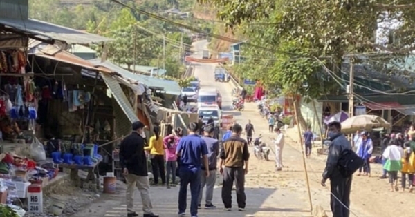 Điện Biên: Xe tải lao vào khu vực chợ, 3 người thương vong