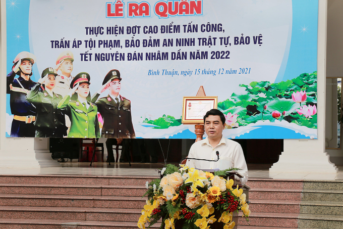 Phó Bí thư Thường trực Tỉnh ủy Nguyễn Hoài Anh phát biểu tại buổi lễ. (Ảnh: Hữu Tri)