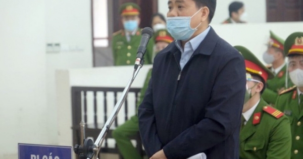 Ông Nguyễn Đức Chung tự bào chữa: "Không thể vợ làm chồng chịu"
