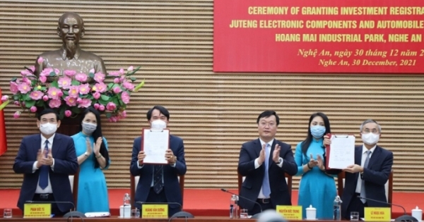 Nghệ An trao giấy chứng nhận đăng ký đầu tư cho dự án 200 triệu USD