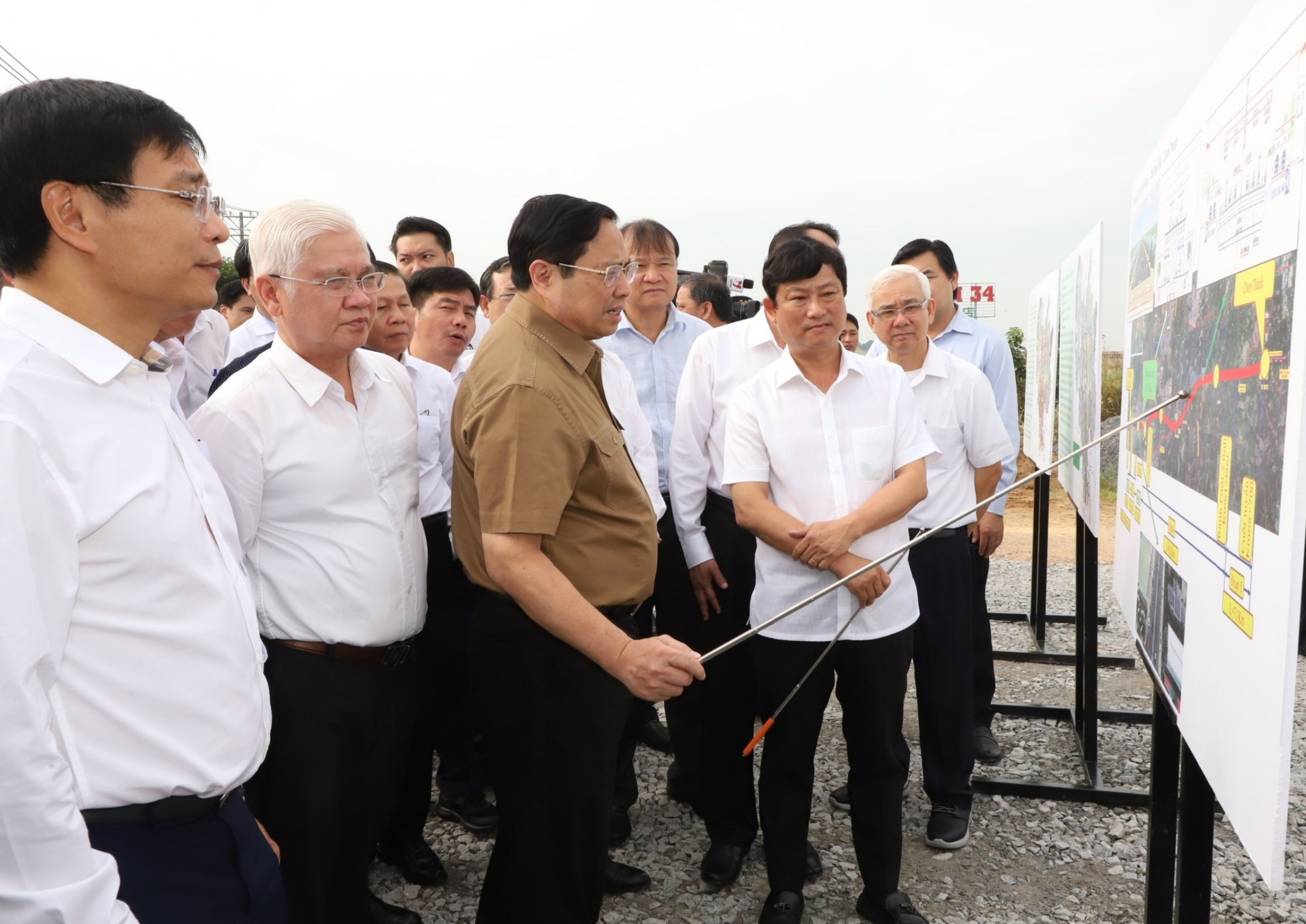 Thủ tướng đã nghe báo cáo về quy hoạch và tiến độ chuẩn bị triển khai xây dựng đường cao tốc TP HCM - Thủ Dầu Một - Chơn Thành.