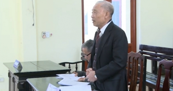 Vụ công dân kiện Chủ tịch UBND huyện Sơn Dương: HĐXX tạm dừng phiên tòa để thu thập tài liệu