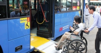 Để giao thông công cộng “thân thiện” hơn với người khuyết tật