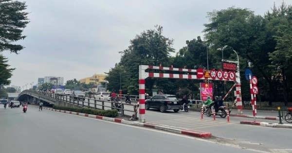 Cây cầu "bất ổn" ở Hà Nội được lắp camera thông minh cảnh báo xe từ xa
