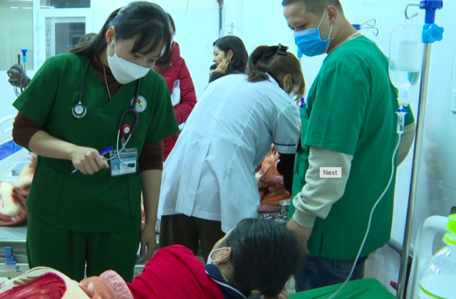 Mộc Châu (Sơn La): 40 học sinh Tiểu học nhập viện do nhiễm trùng nhiễm độc sau bữa ăn tối