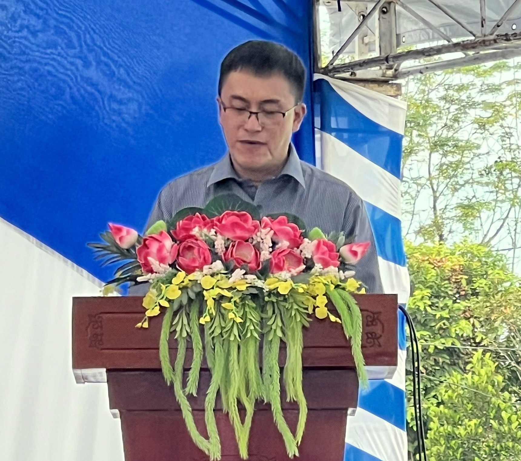 Ông Đỗ Thành Phước Phó Chủ tịch UBND huyện Tân Phú phát biểu tại buổi lễ.