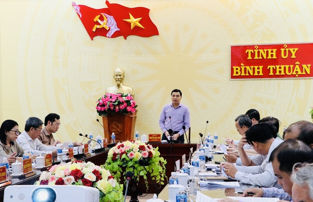 Ông Nguyễn Hoài Anh, Chủ tịch HĐND tỉnh Bình Thuận phát biểu tại buổi làm việc.