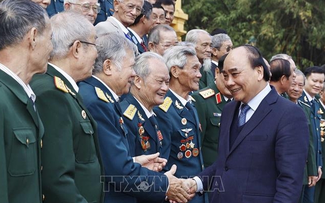 Chủ tịch nước gặp mặt các cựu chiến binh Bộ đội Tên lửa Phòng không và Sư đoàn 361