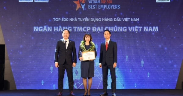 pvcombank duoc vinh danh trong top 500 nha tuyen dung hang dau viet nam 2022