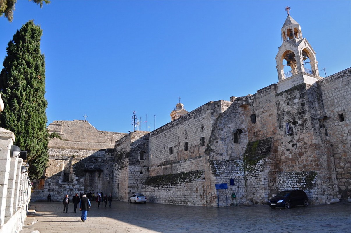 Nằm ở thành phố Bethlehem thuộc vùng lãnh thổ của Nhà nước Palestine, Nhà thờ Giáng Sinh được coi là thánh địa thiêng liêng bậc nhất của các tín đồ Thiên Chúa giáo trên toàn thế giới.