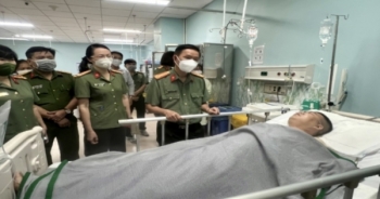 Lãnh đạo Công an Đồng Nai thăm hỏi, động viên cán bộ chiến sỹ bị thương khi làm nhiệm vụ