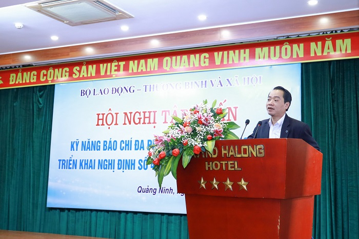 Ông Trần Tuấn Cường, Phó Giám đốc Trung tâm Thông tin, Bộ LĐTBXH phát biểu khai mạc Hội nghị.