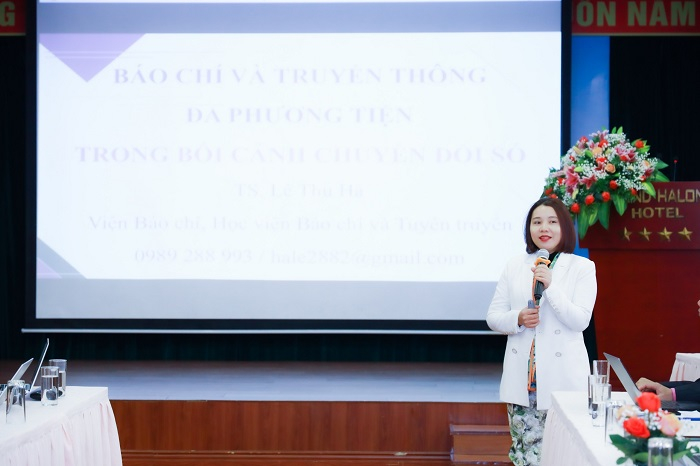 Bà Lê Thu Hà, Phó Viện trưởng Viện Báo chí, Học viện Báo chí và Tuyên truyền chia sẻ chủ đề: