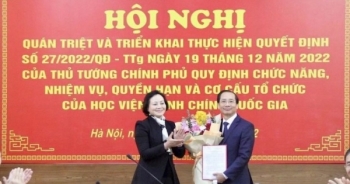 Trao quyết định Quyền Giám đốc Học viện Hành chính Quốc gia cho PGS.TS Nguyễn Bá Chiến
