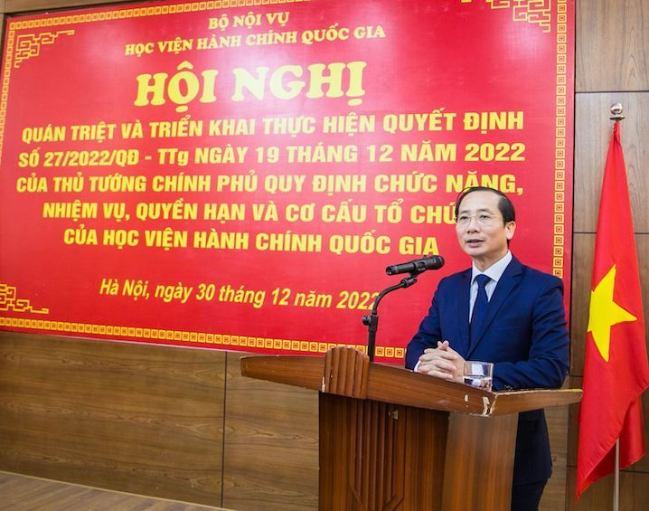Quyền Giám đốc Học viện Hành chính Quốc gia Nguyễn Bá Chiến phát biểu nhận nhiệm vụ.