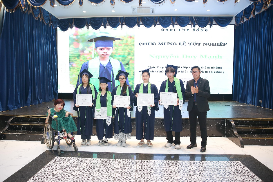 Lễ tốt nghiệp khóa K2 - 2023 được tổ chức vào ngày 29 - 30/11/2023, tại Vườn Vua Resort &amp;amp; Villas Phú Thọ, với thông điệp “Hành trình hạnh phúc”