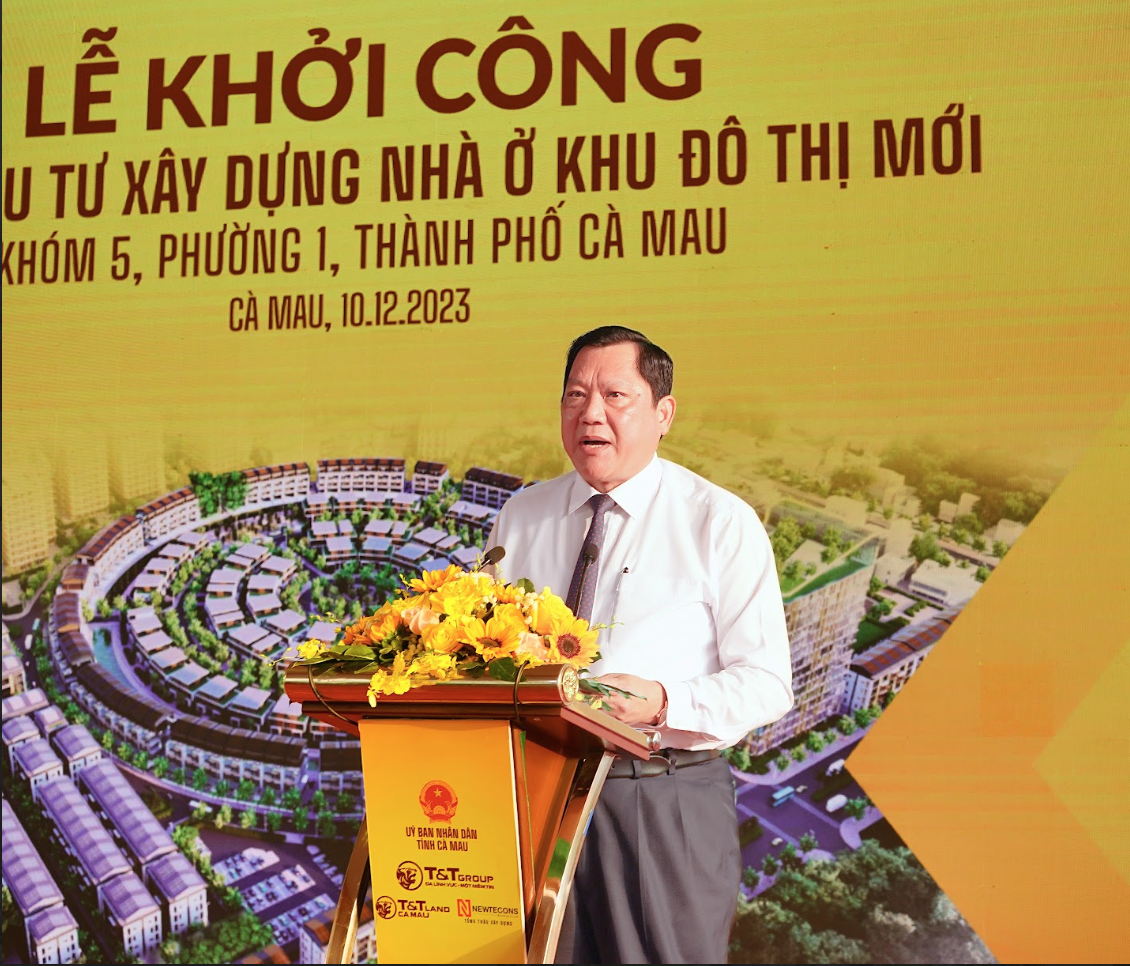 Ông Lâm Văn Bi, Phó Chủ tịch UBND tỉnh Cà Mau phát biểu tại lễ khởi công dự án.